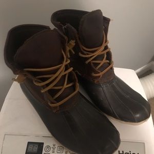 Duck Boots gently used